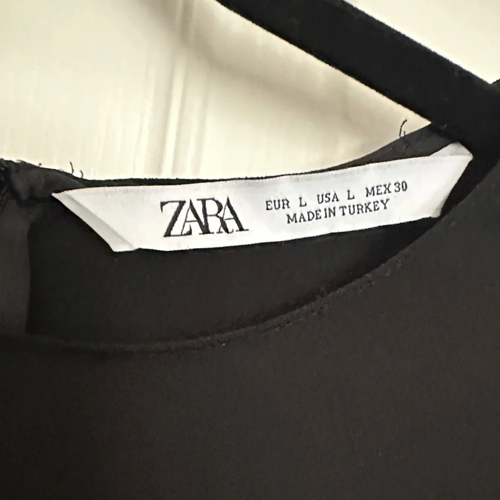 Zara Black Short-Sleeve Tunic with Pleated Hem - Picture 2 of 5